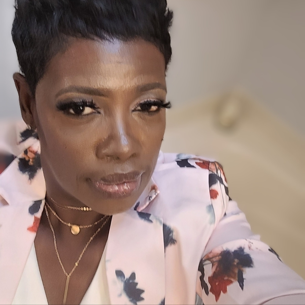 Meet your Posher, Junie